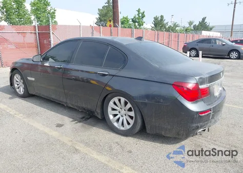 2013 BMW 750 I z USA, uszkodzony, nr VIN WBAYA8C57DC996601